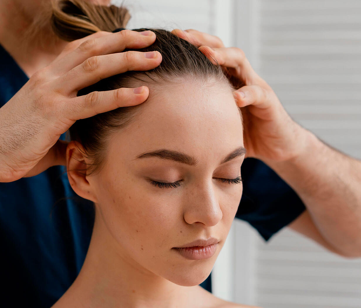 scalp massage to treat dry scalp